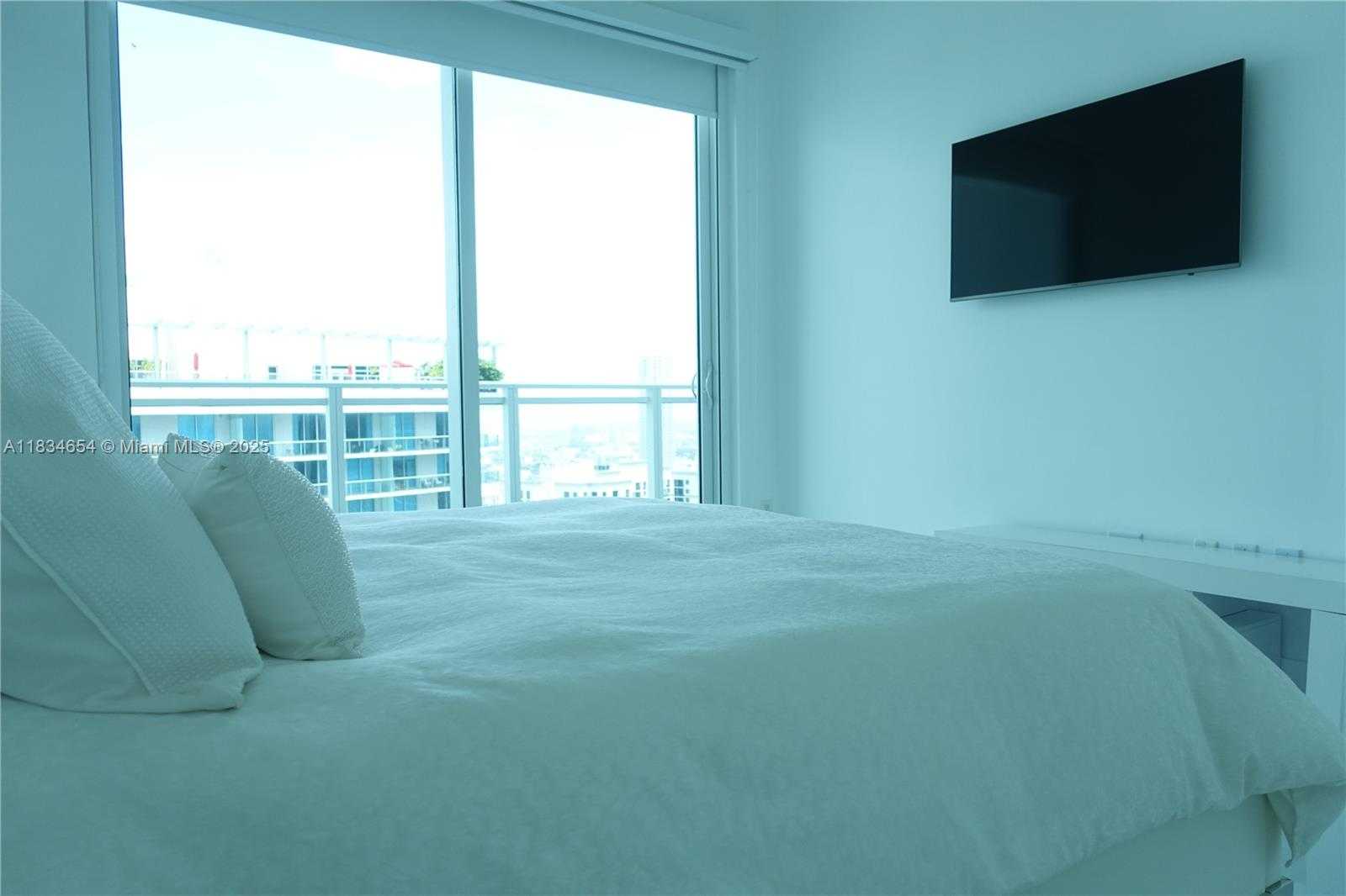 Small Image of 1080 BRICKELL AVE #4209, Miami Number 18