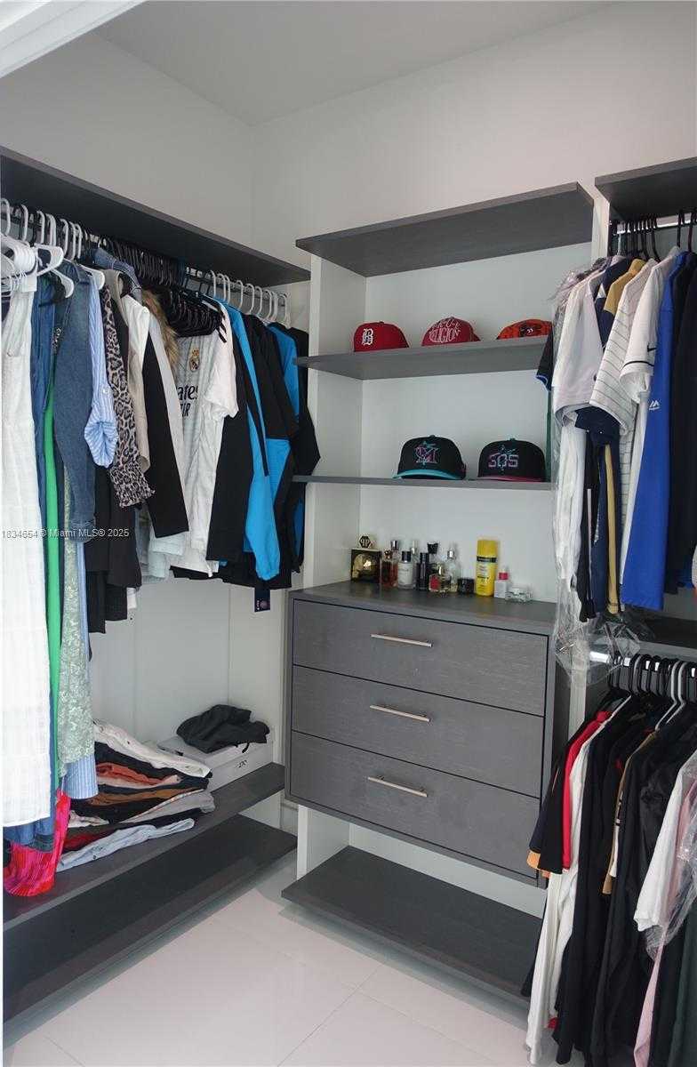 Small Image of 1080 BRICKELL AVE #4209, Miami Number 22
