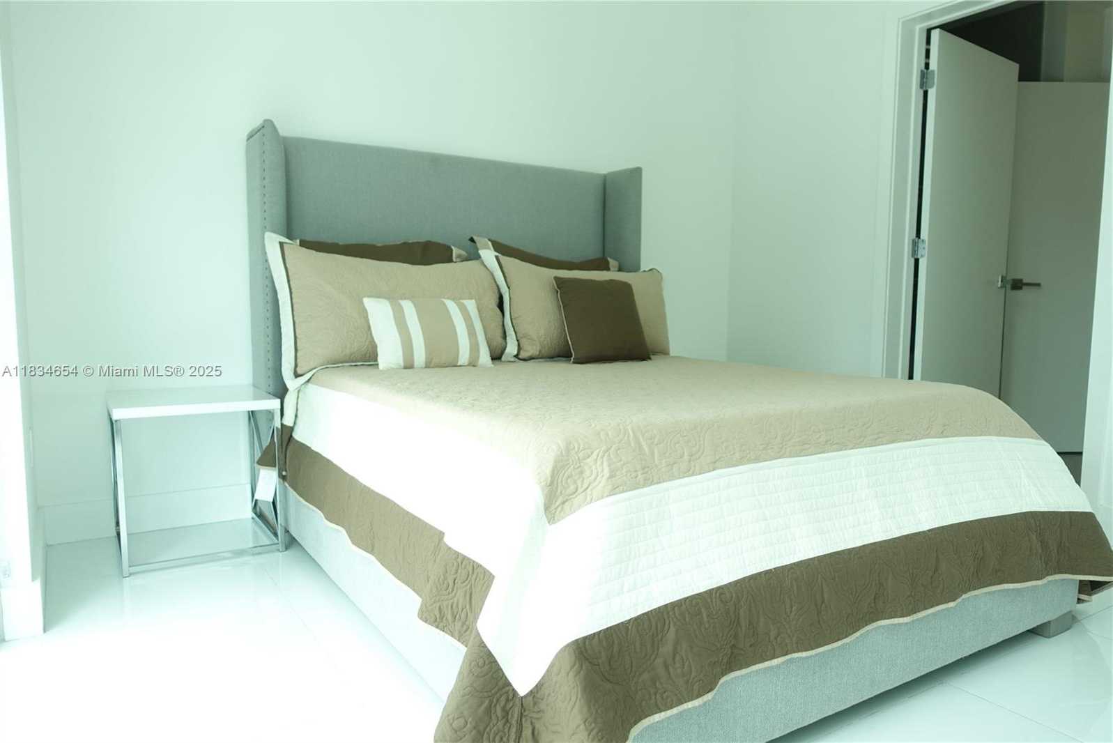 Small Image of 1080 BRICKELL AVE #4209, Miami Number 29