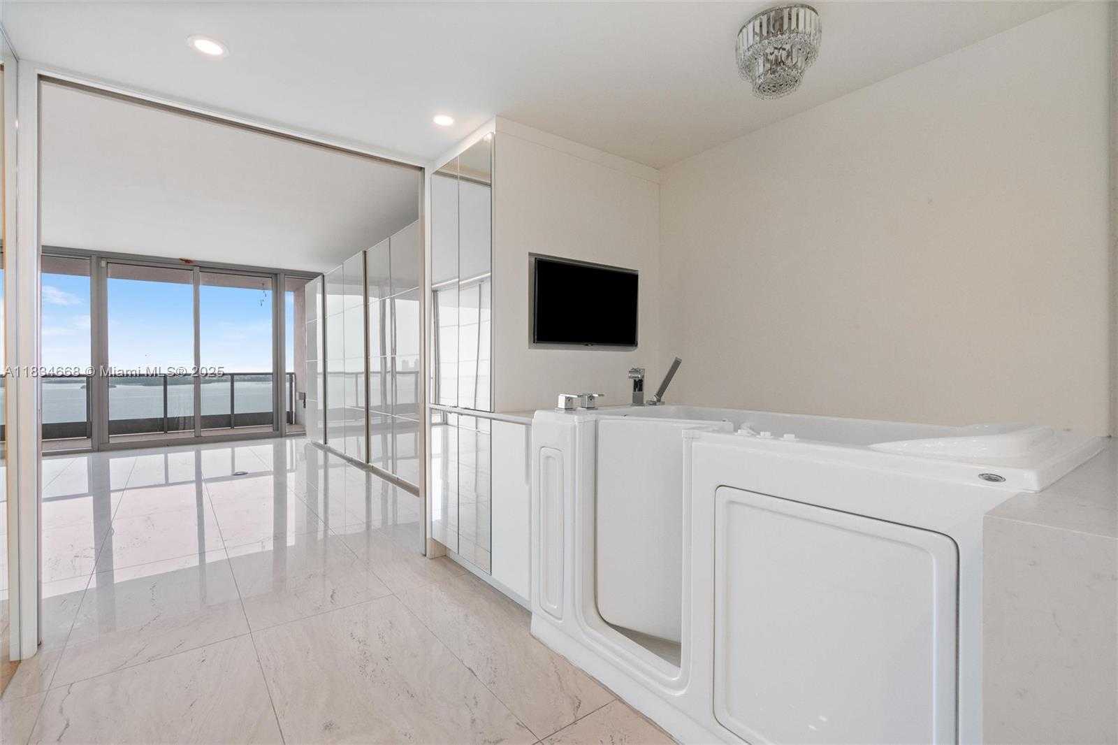 Small Image of 1331 BRICKELL BAY DR #2705, Miami Number 18