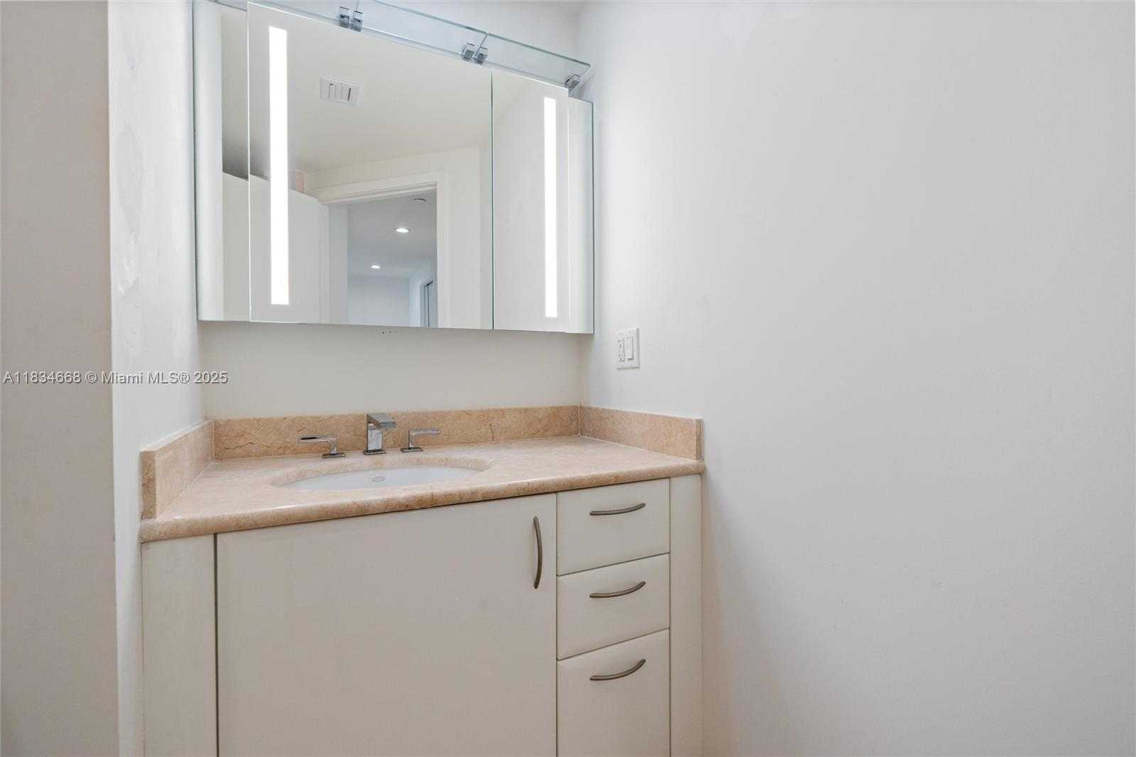 Small Image of 1331 BRICKELL BAY DR #2705, Miami Number 21