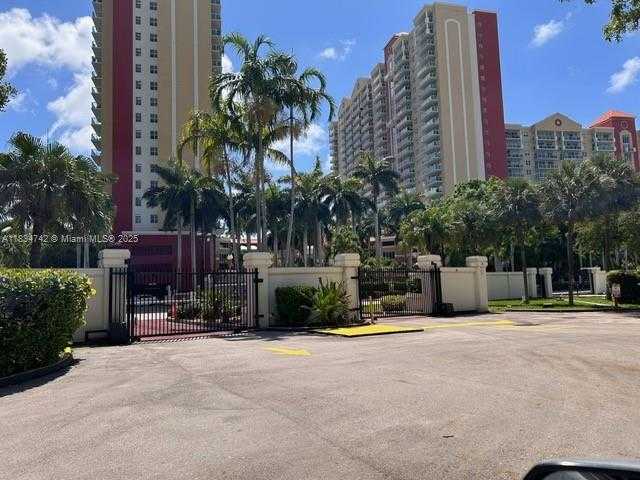Small Image of 16909 NORTH BAY RD #319, Sunny Isles Beach Number 11