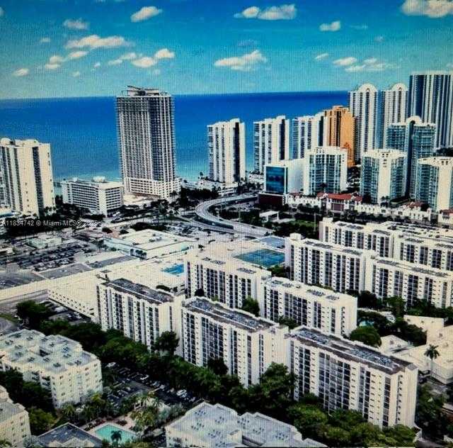 Small Image of 16909 NORTH BAY RD #319, Sunny Isles Beach Number 3