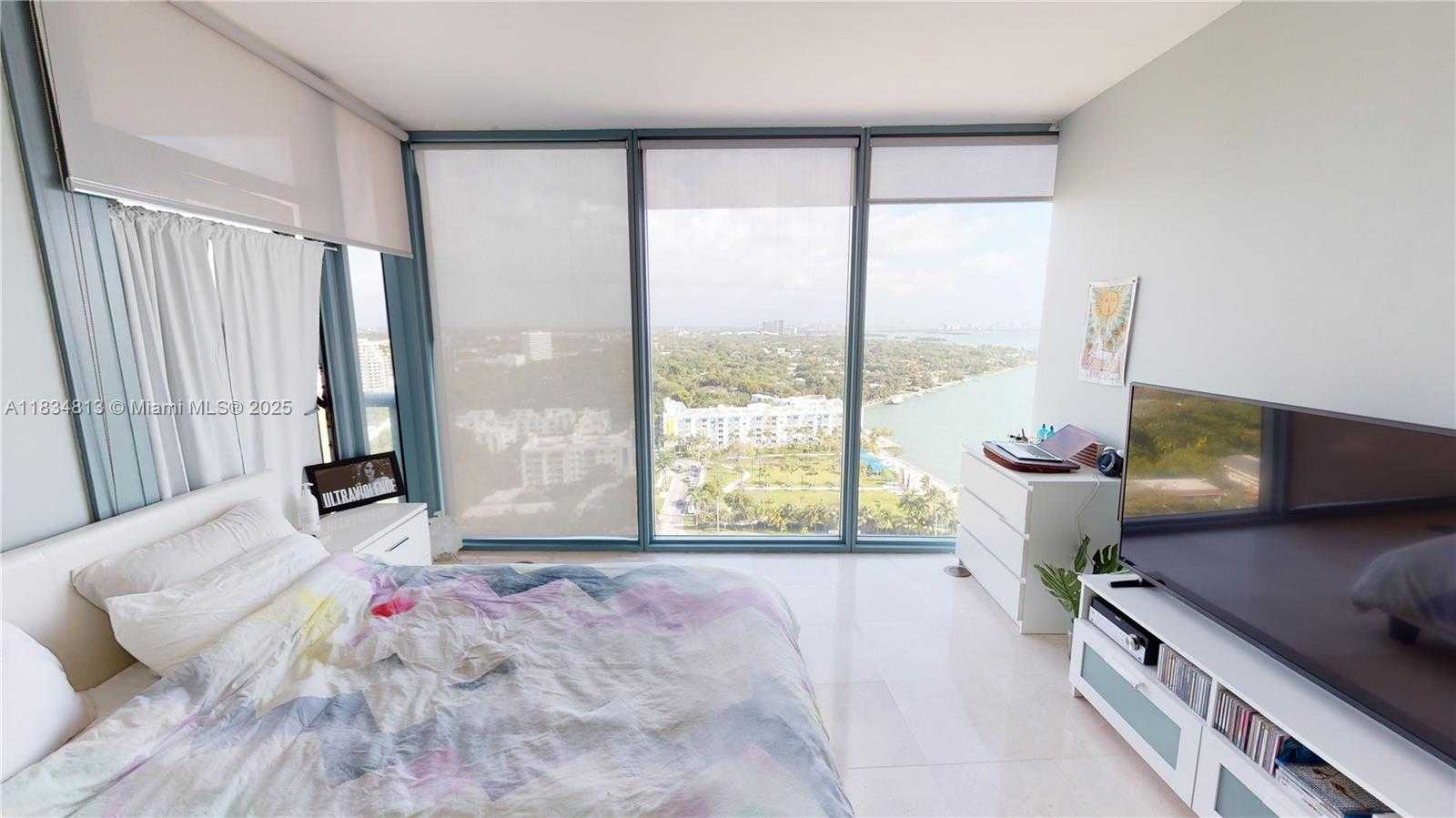 Small Image of Miami Number 4