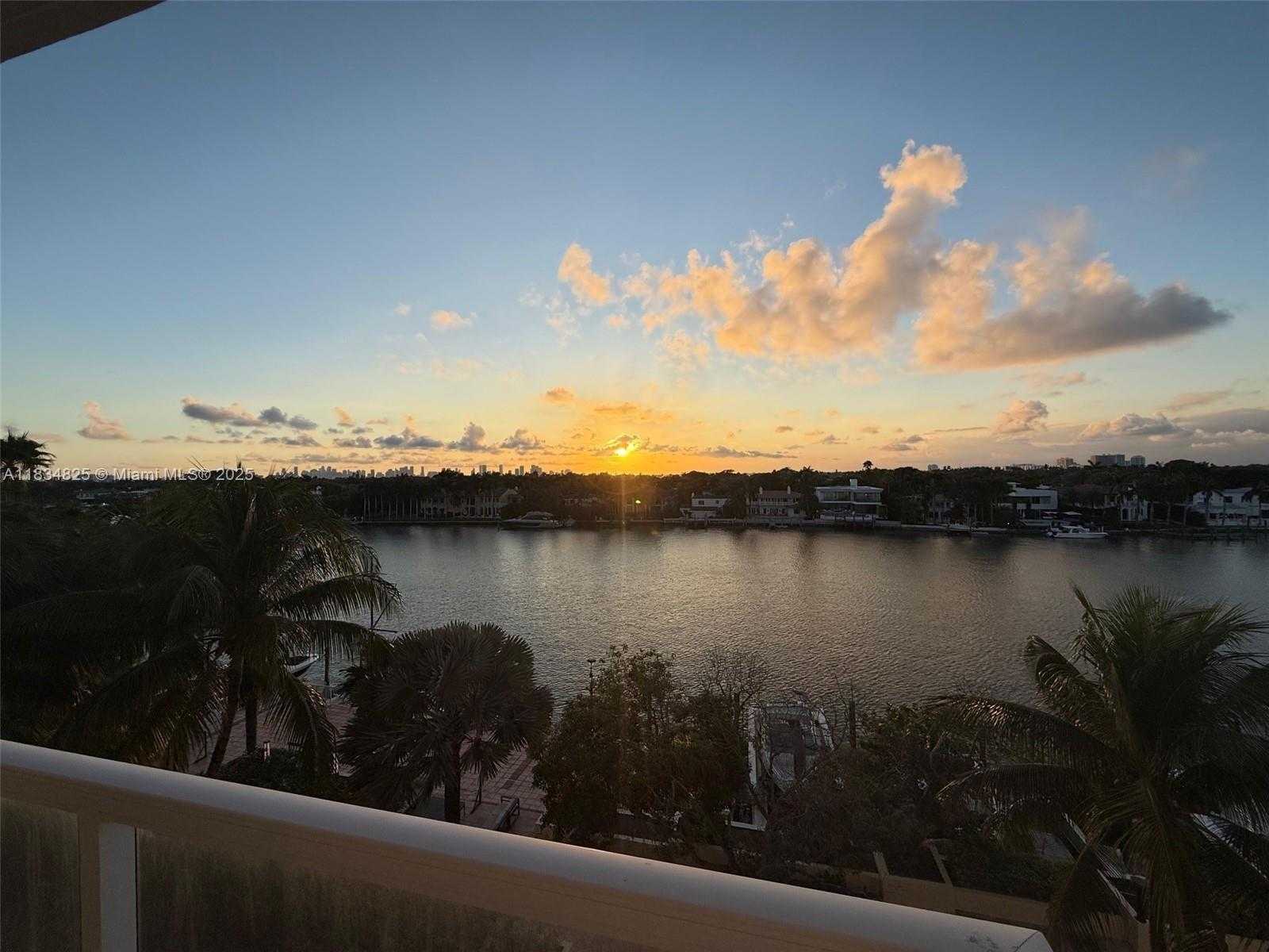 Small Image of 5600 COLLINS AVE #6P, Miami Beach Number 23