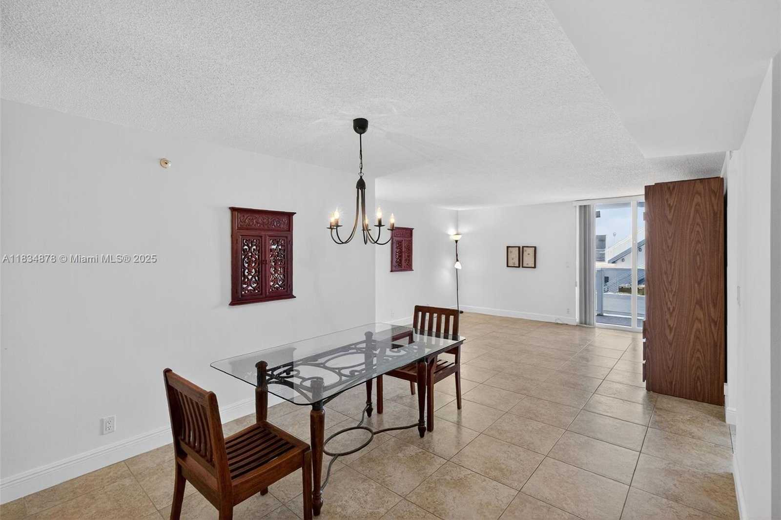 Small Image of 2401 COLLINS AVE #1212, Miami Beach Number 10