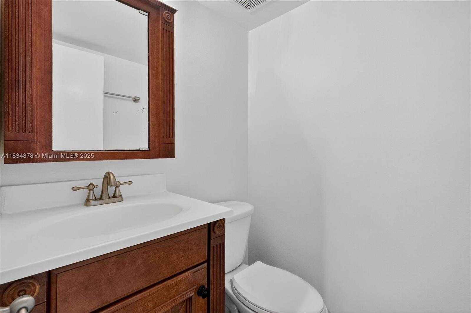 Small Image of 2401 COLLINS AVE #1212, Miami Beach Number 15