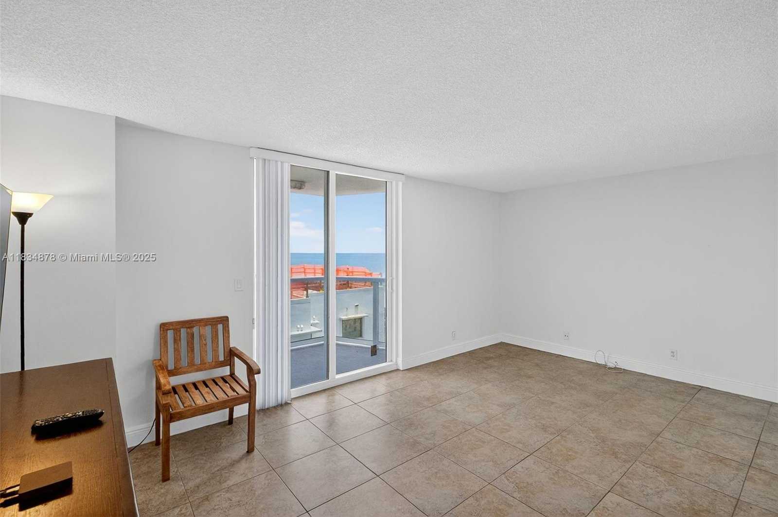 Small Image of 2401 COLLINS AVE #1212, Miami Beach Number 16