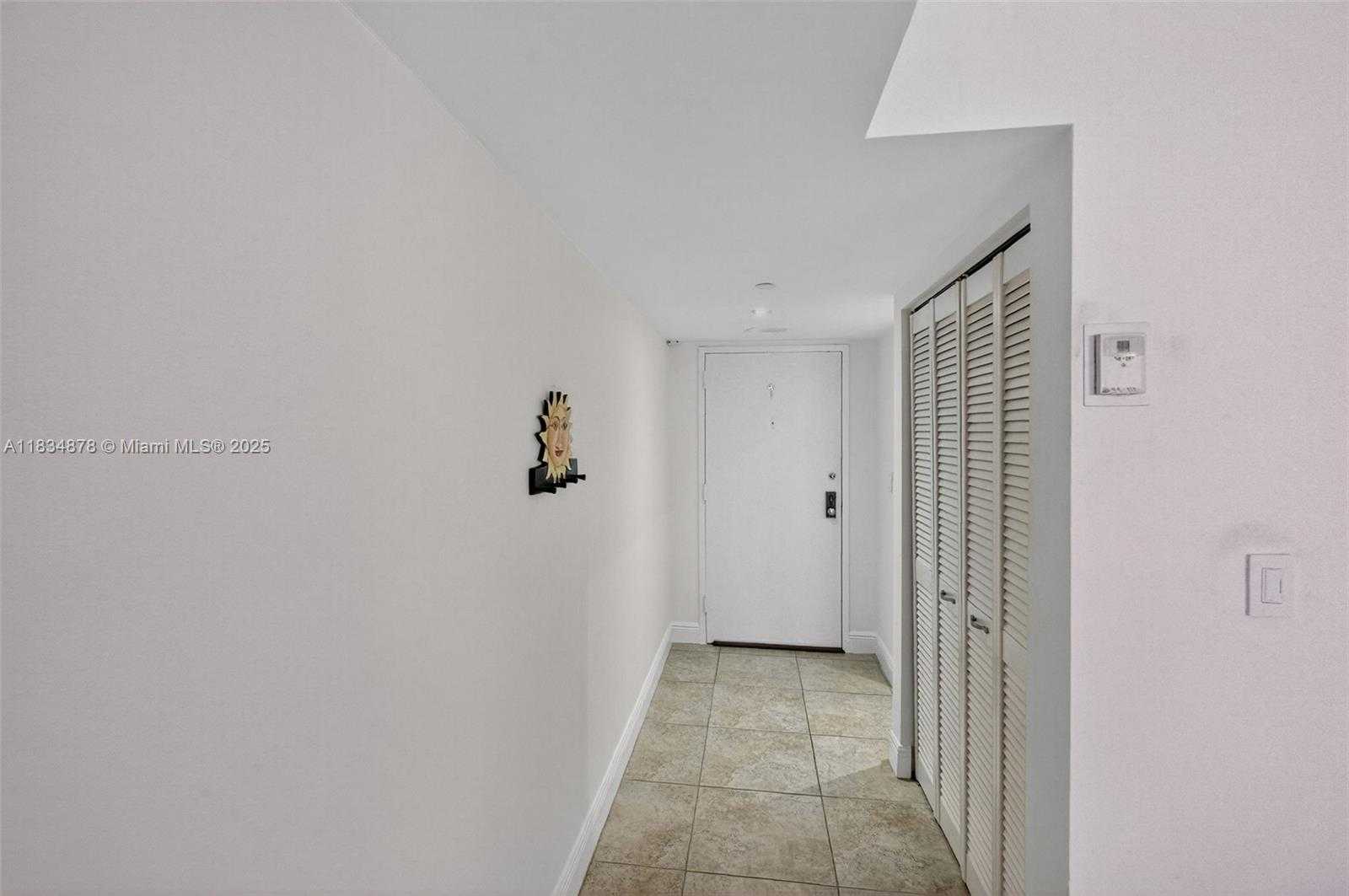 Small Image of 2401 COLLINS AVE #1212, Miami Beach Number 5