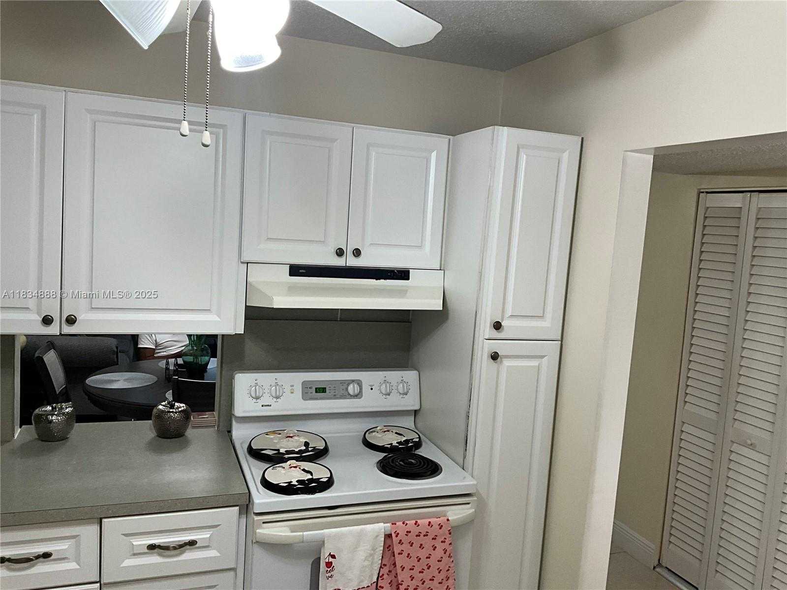 Small Image of 300 BERKLEY RD #108, Hollywood Number 10