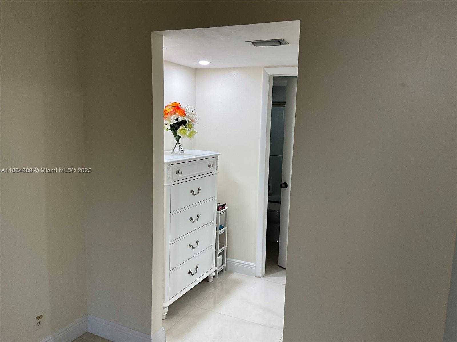 Small Image of 300 BERKLEY RD #108, Hollywood Number 15