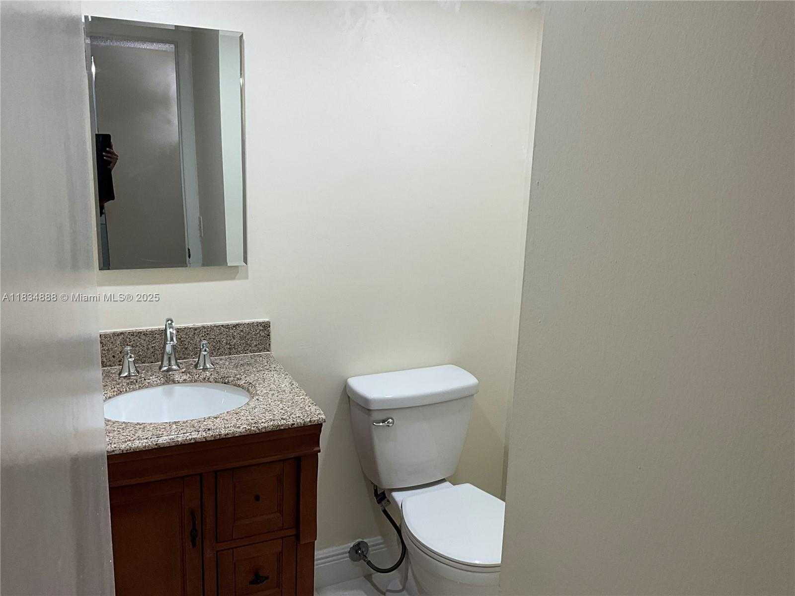 Small Image of 300 BERKLEY RD #108, Hollywood Number 16