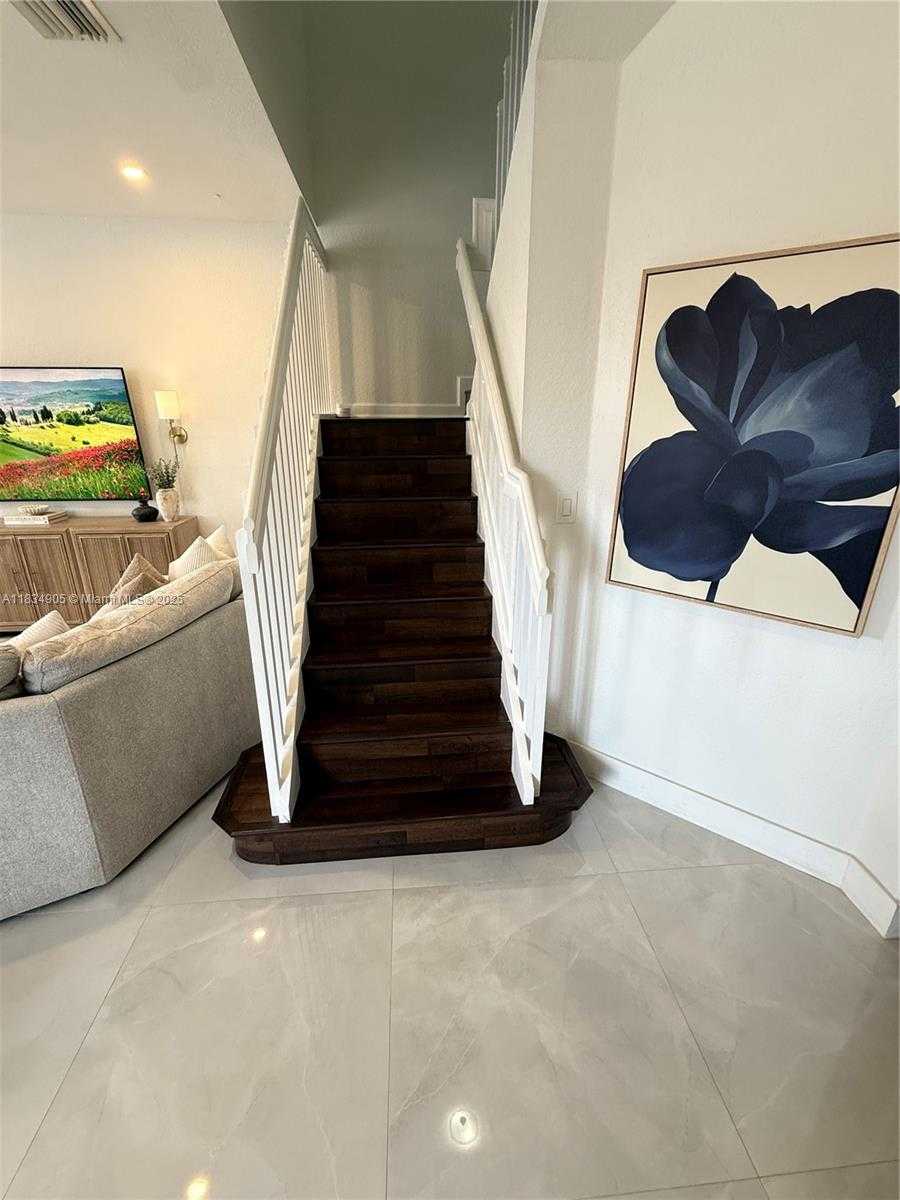 Small Image of 14902 SOUTH WEST 23RD WAY, Miami Number 10
