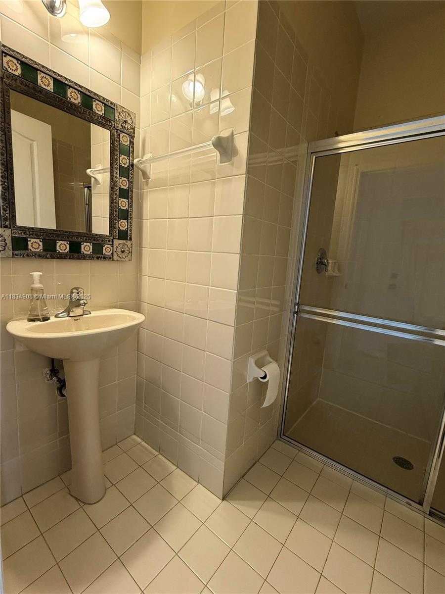 Small Image of 14902 SOUTH WEST 23RD WAY, Miami Number 12