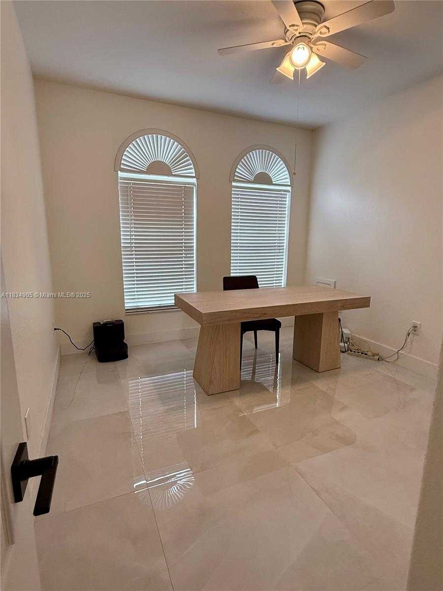 Small Image of 14902 SOUTH WEST 23RD WAY, Miami Number 13