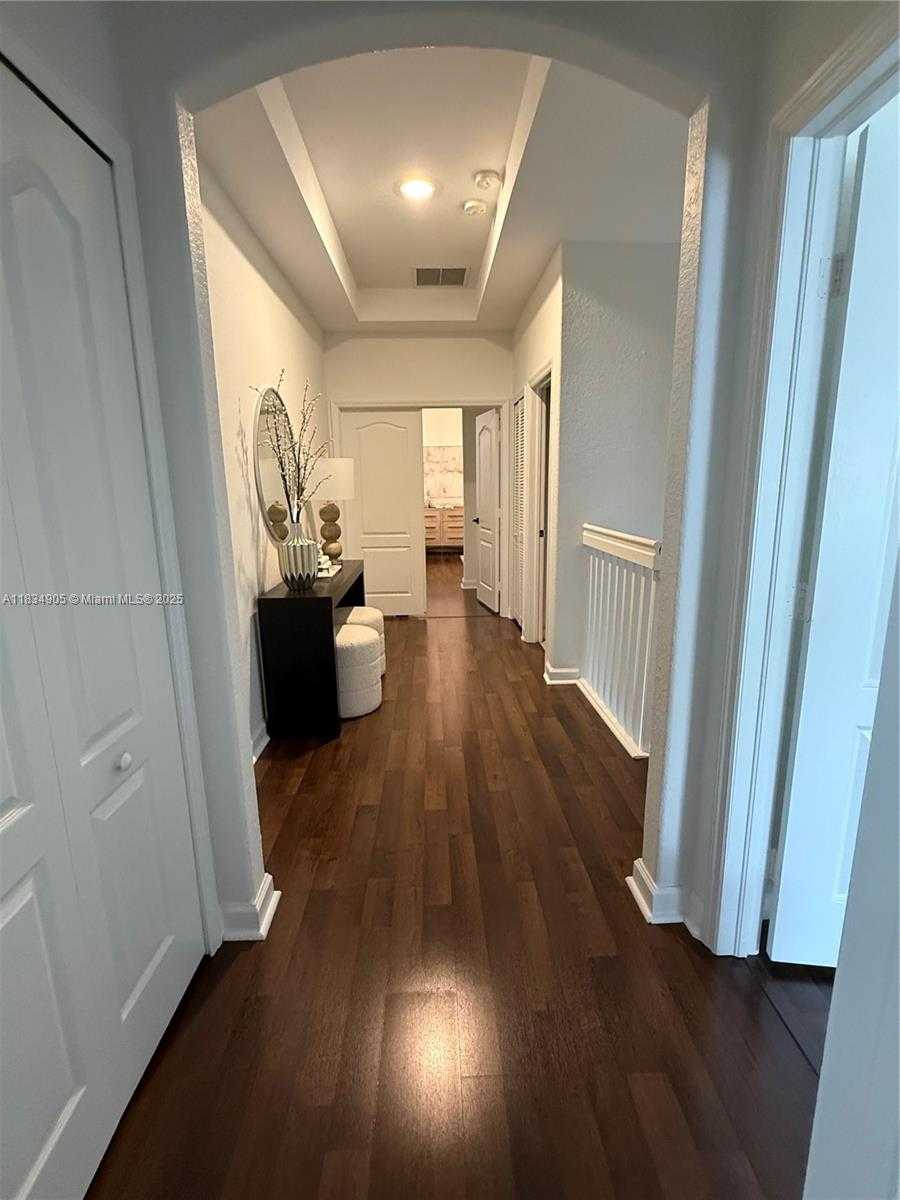 Small Image of 14902 SOUTH WEST 23RD WAY, Miami Number 16
