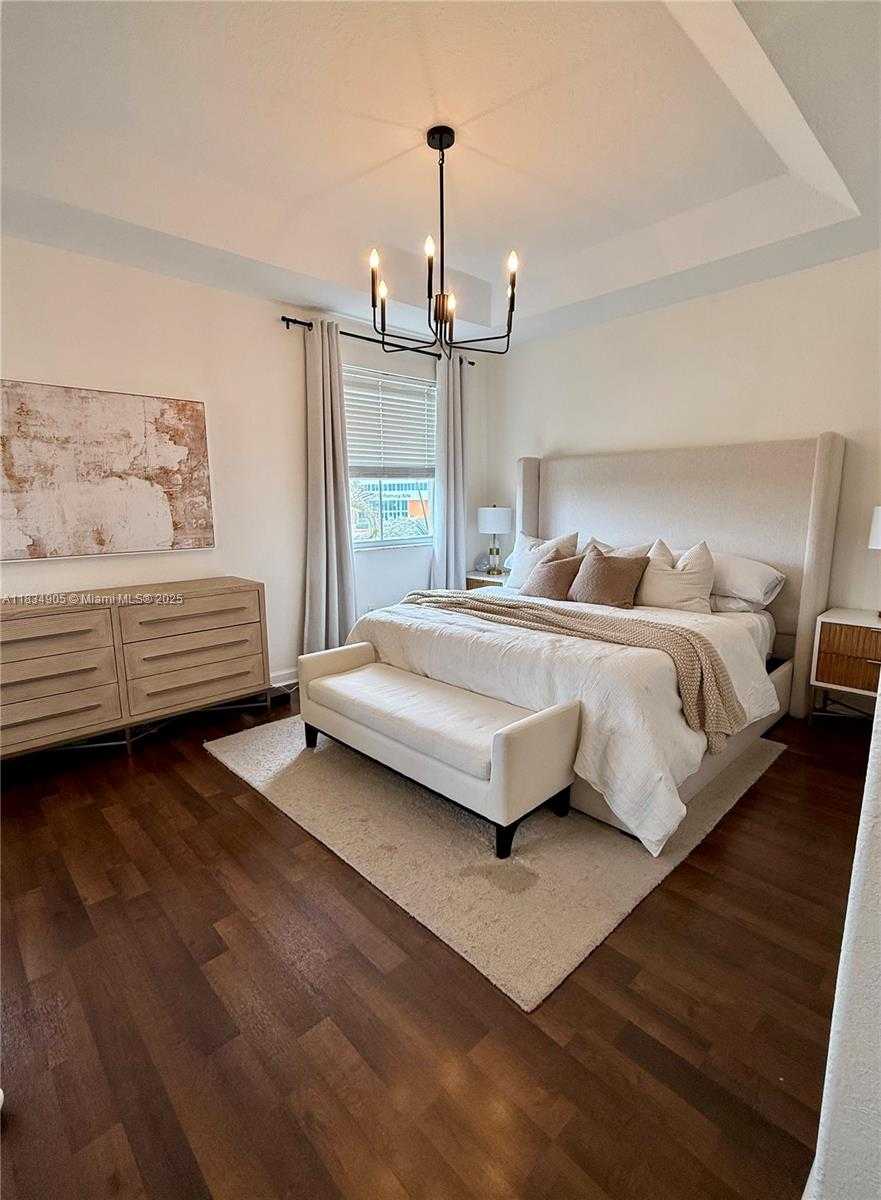 Small Image of 14902 SOUTH WEST 23RD WAY, Miami Number 19