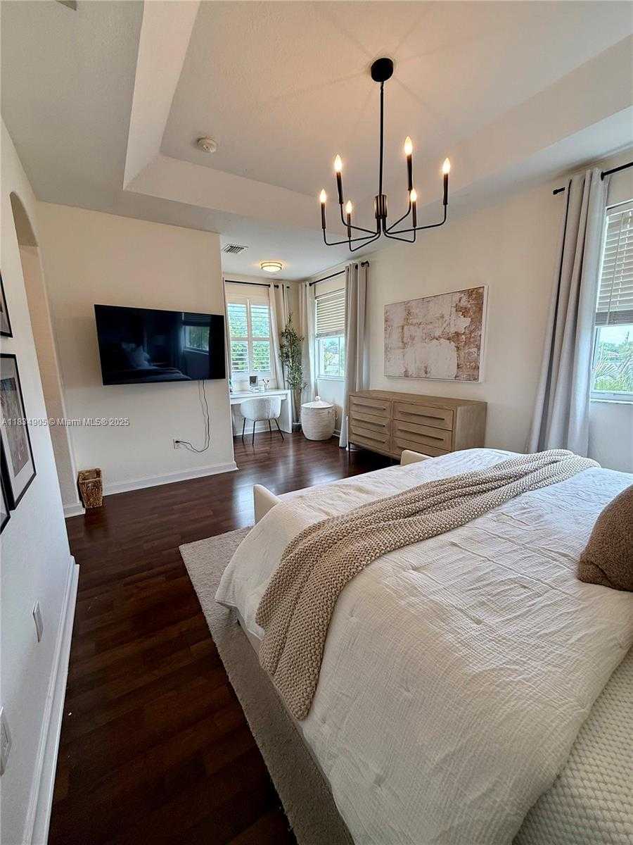 Small Image of 14902 SOUTH WEST 23RD WAY, Miami Number 20