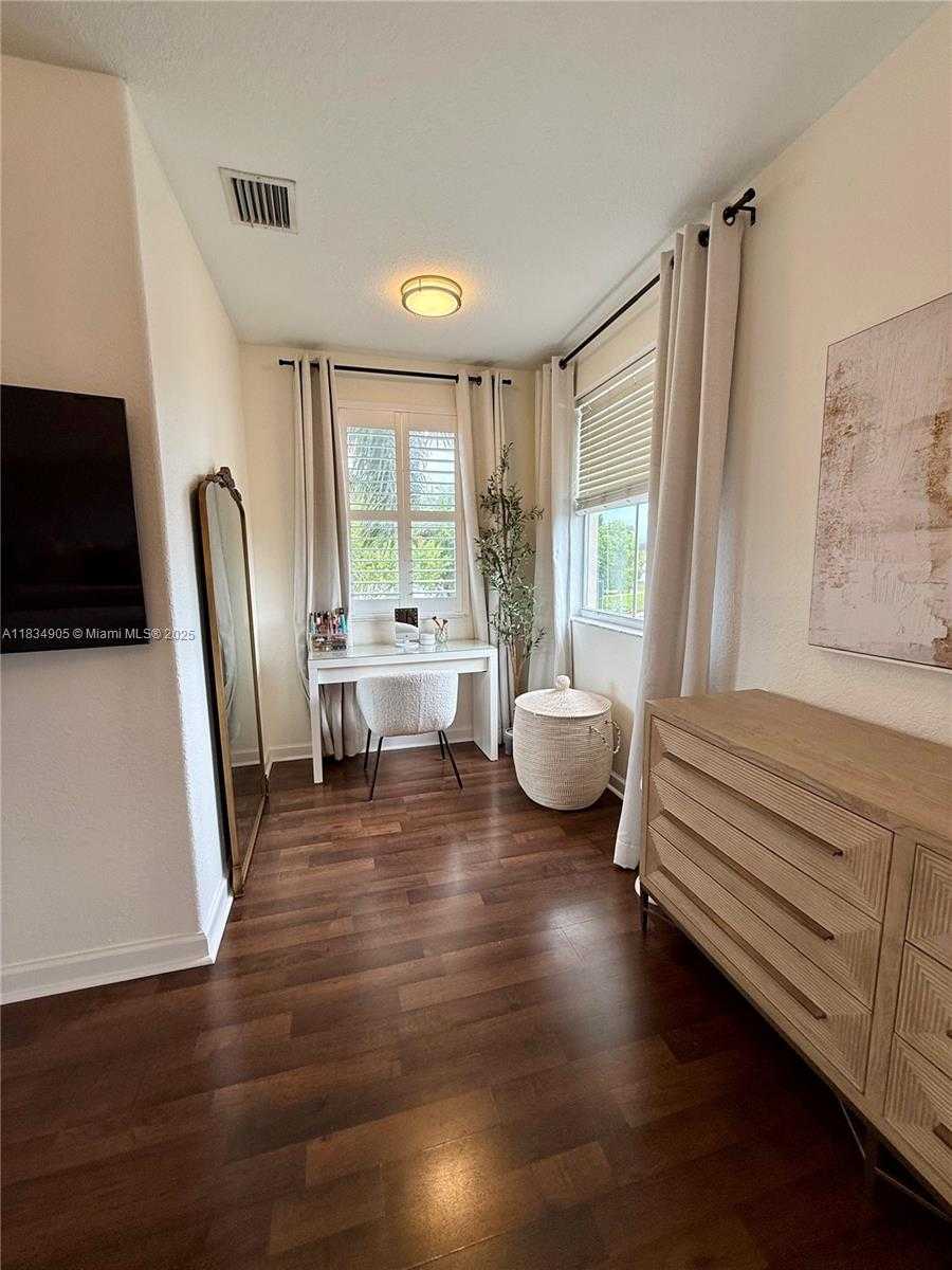 Small Image of 14902 SOUTH WEST 23RD WAY, Miami Number 21