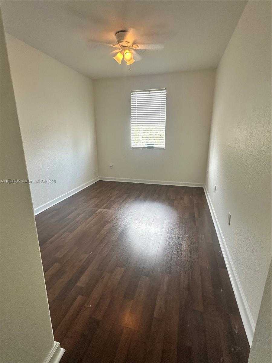 Small Image of 14902 SOUTH WEST 23RD WAY, Miami Number 27