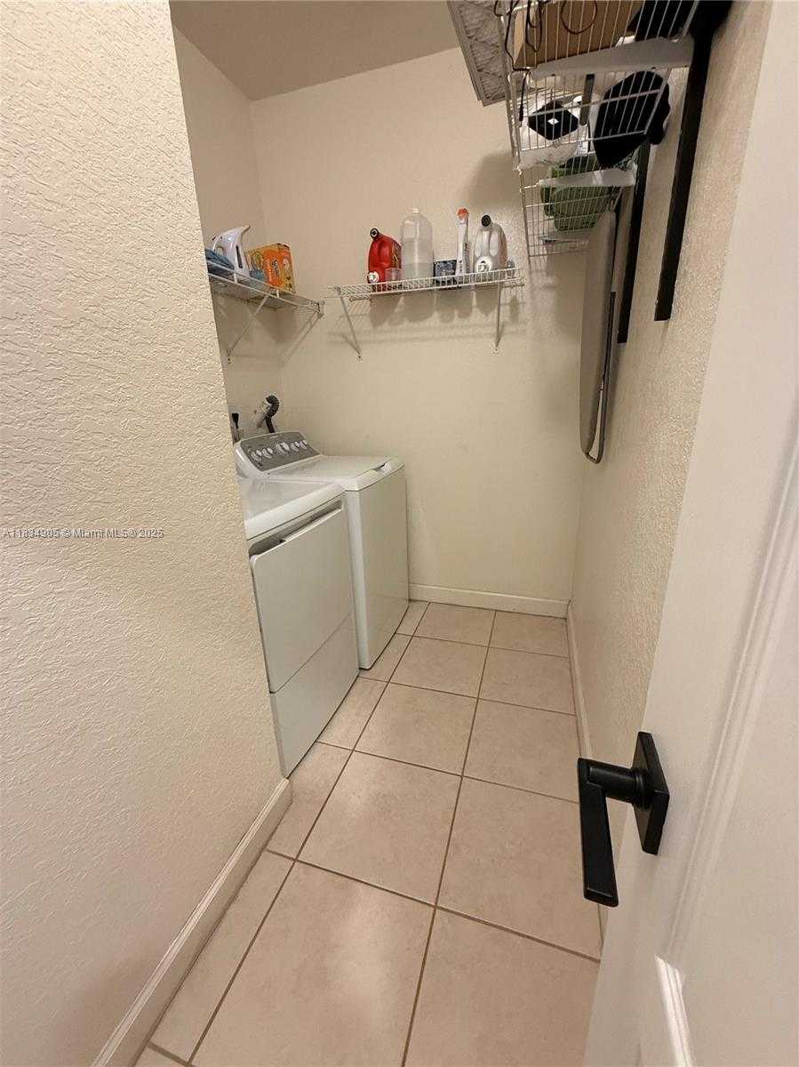 Small Image of 14902 SOUTH WEST 23RD WAY, Miami Number 29