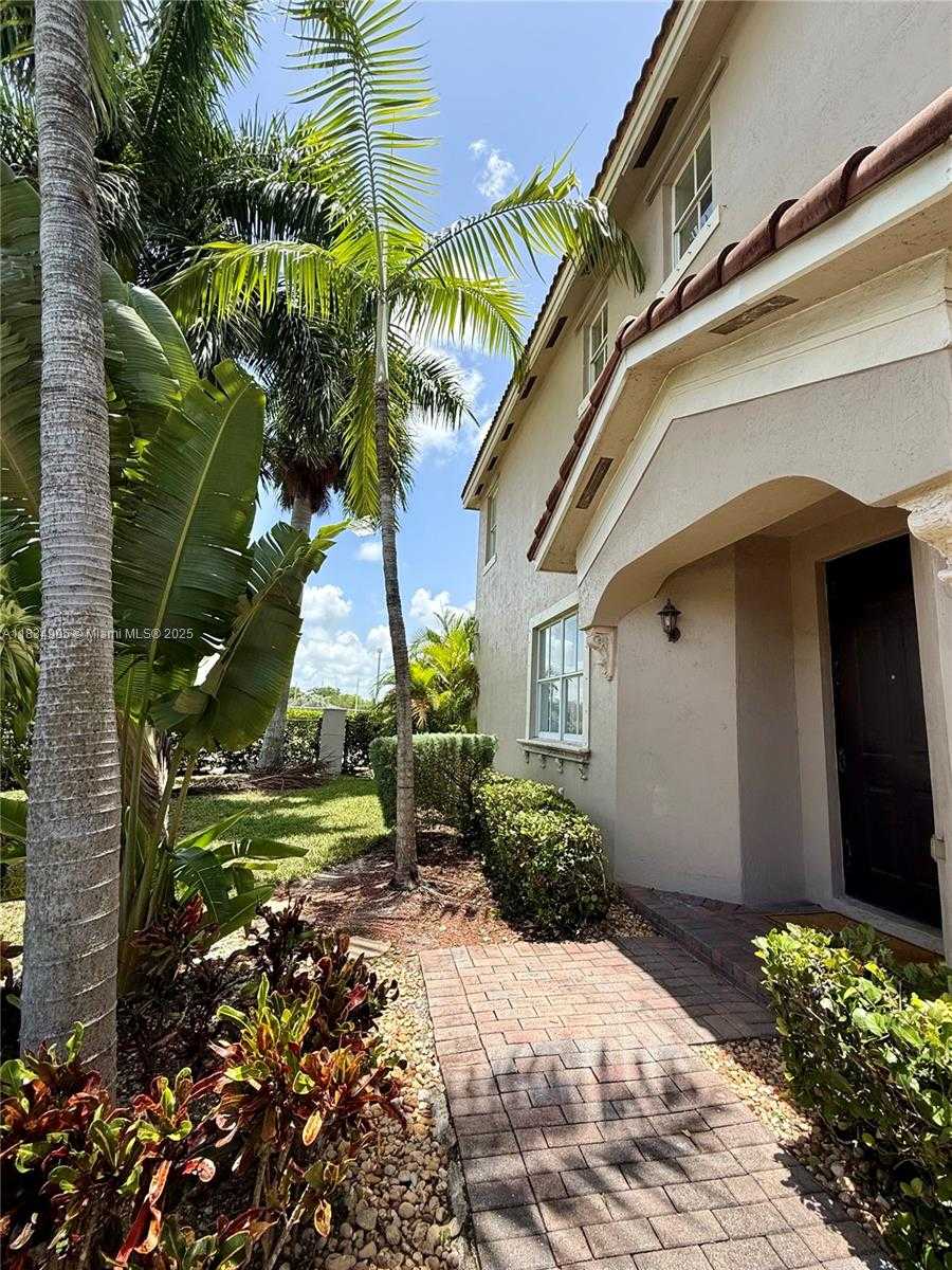 Small Image of 14902 SOUTH WEST 23RD WAY, Miami Number 30
