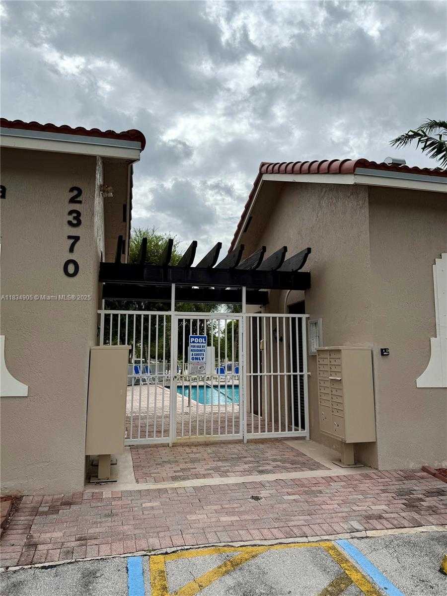 Small Image of 14902 SOUTH WEST 23RD WAY, Miami Number 32
