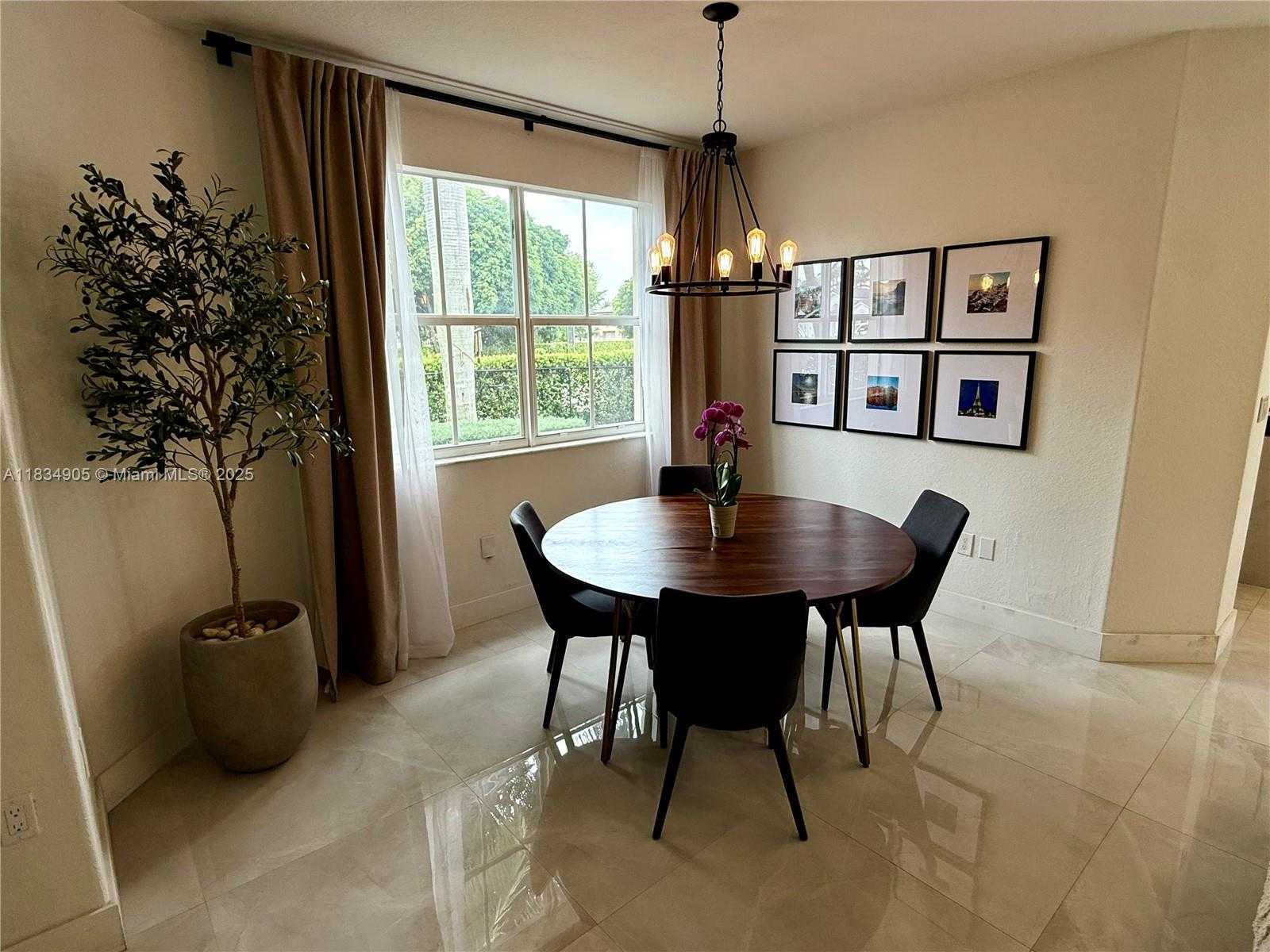 Small Image of 14902 SOUTH WEST 23RD WAY, Miami Number 6