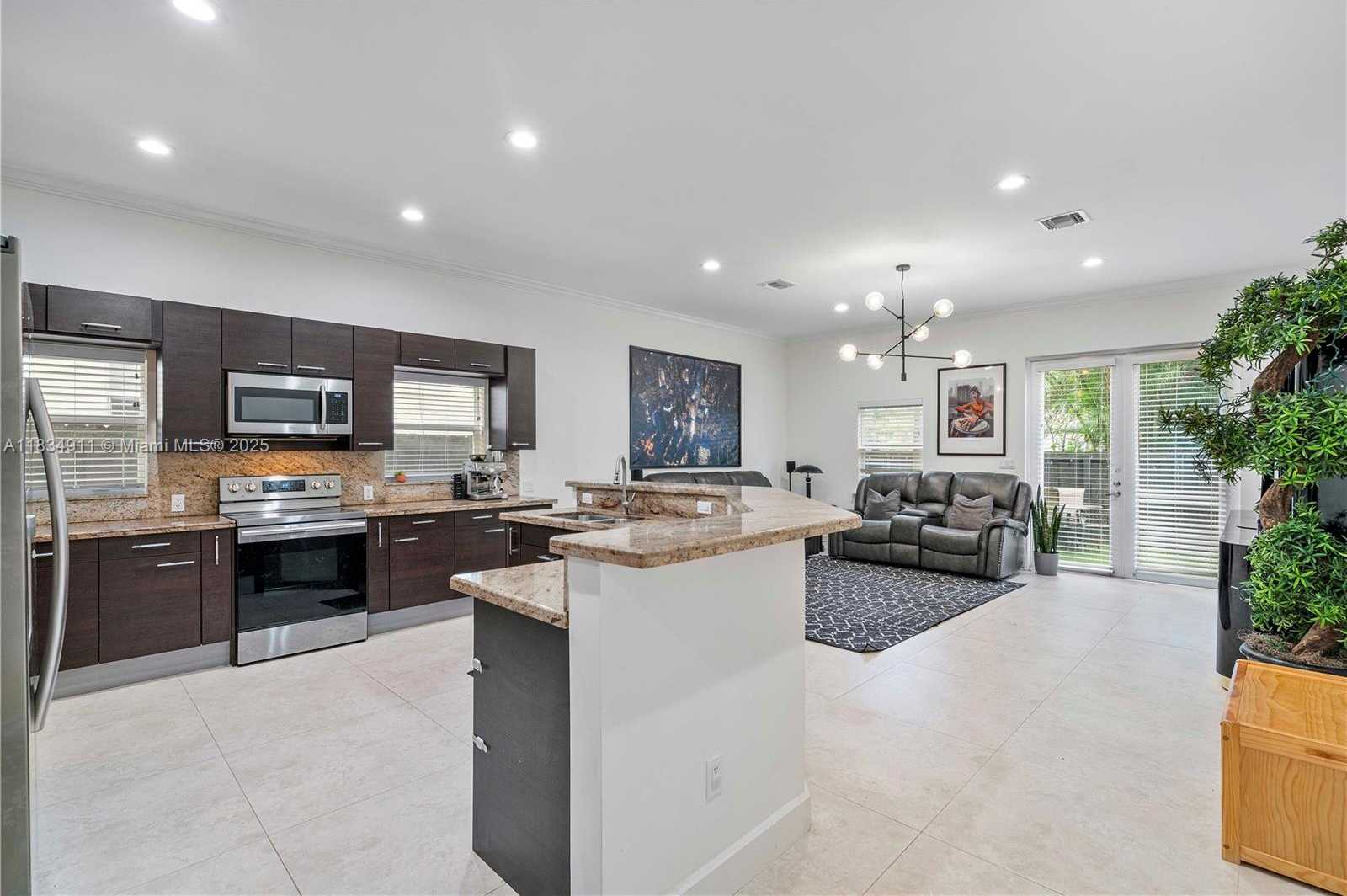 Small Image of 217 SOUTH WEST 11TH ST, Fort Lauderdale Number 8