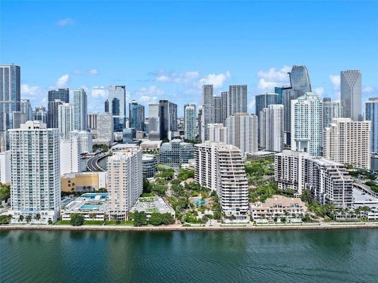 Small Image of 520 BRICKELL KEY DR #A1912, Miami Number 3