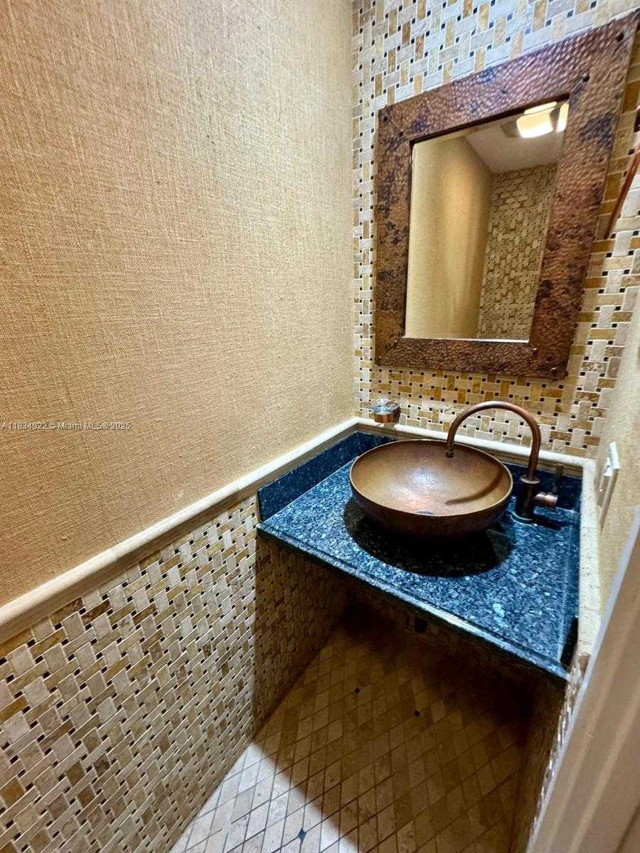 Small Image of 520 BRICKELL KEY DR #A1912, Miami Number 30
