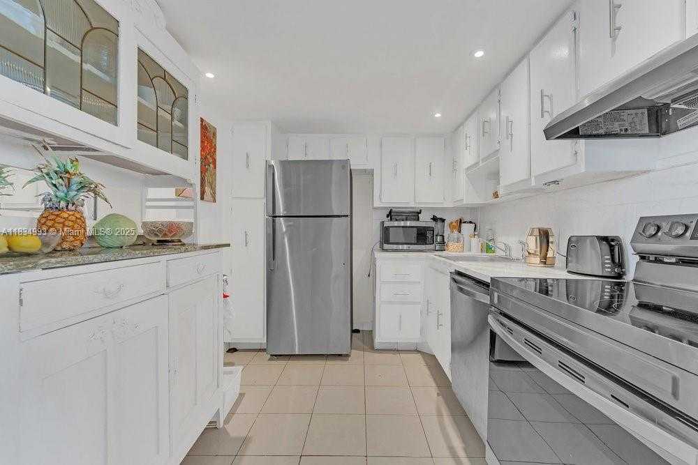 Small Image of 20301 WEST COUNTRY CLUB DR #1421, Aventura Number 13