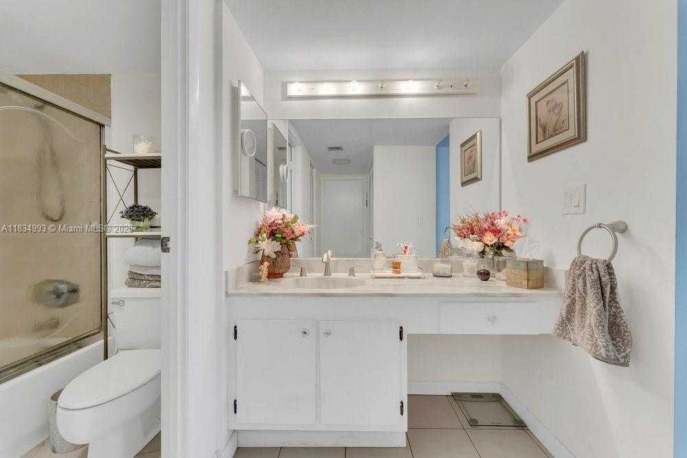 Small Image of 20301 WEST COUNTRY CLUB DR #1421, Aventura Number 16