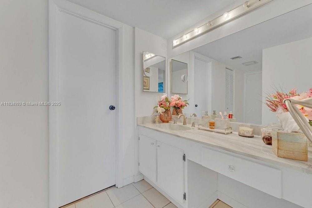 Small Image of 20301 WEST COUNTRY CLUB DR #1421, Aventura Number 19