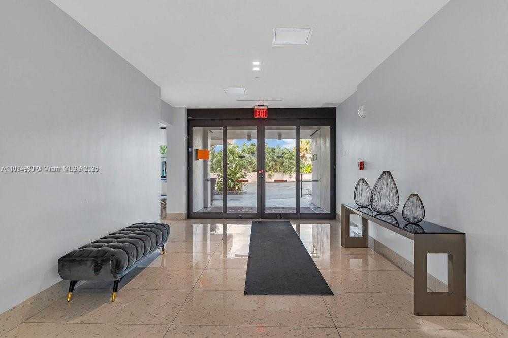 Small Image of 20301 WEST COUNTRY CLUB DR #1421, Aventura Number 2