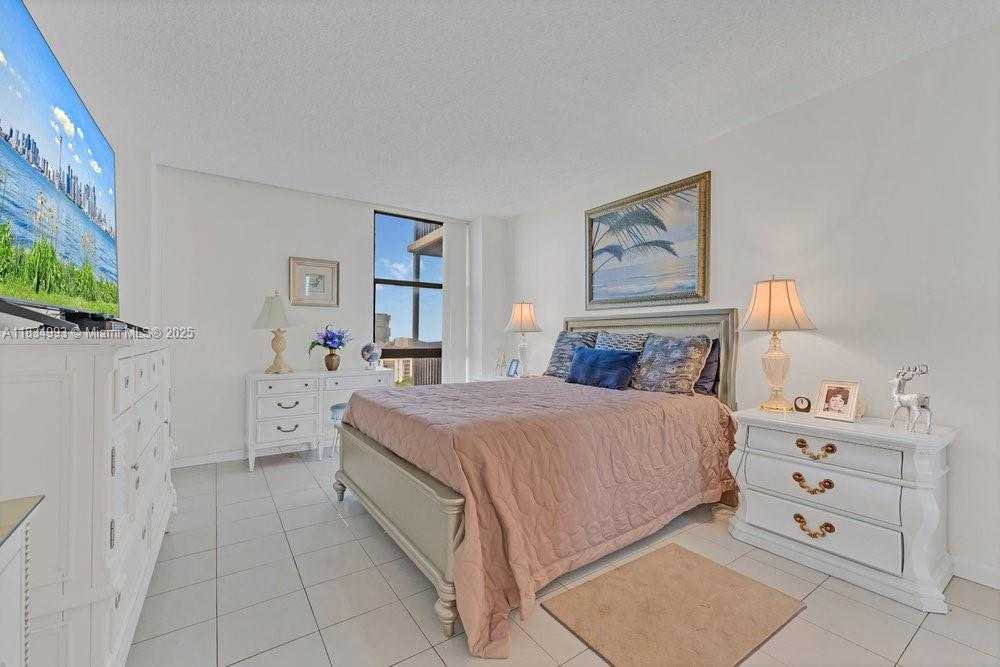 Small Image of 20301 WEST COUNTRY CLUB DR #1421, Aventura Number 20