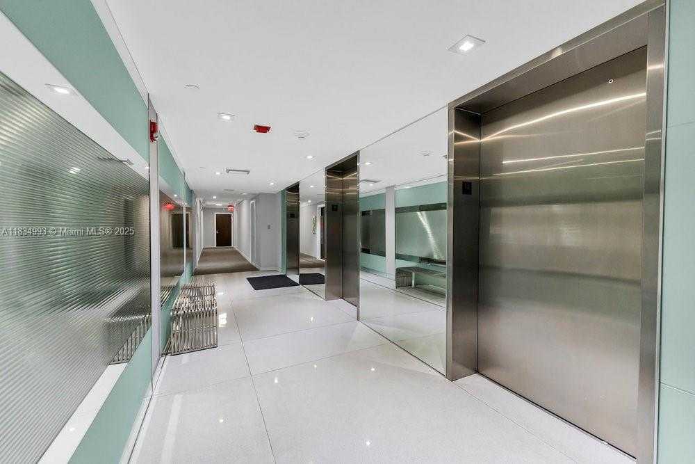 Small Image of 20301 WEST COUNTRY CLUB DR #1421, Aventura Number 5