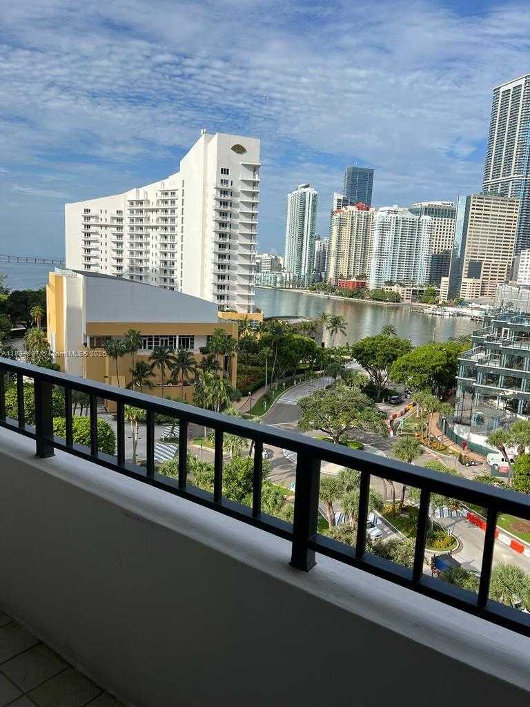 Small Image of 520 BRICKELL KEY DR #A1115, Miami Number 12