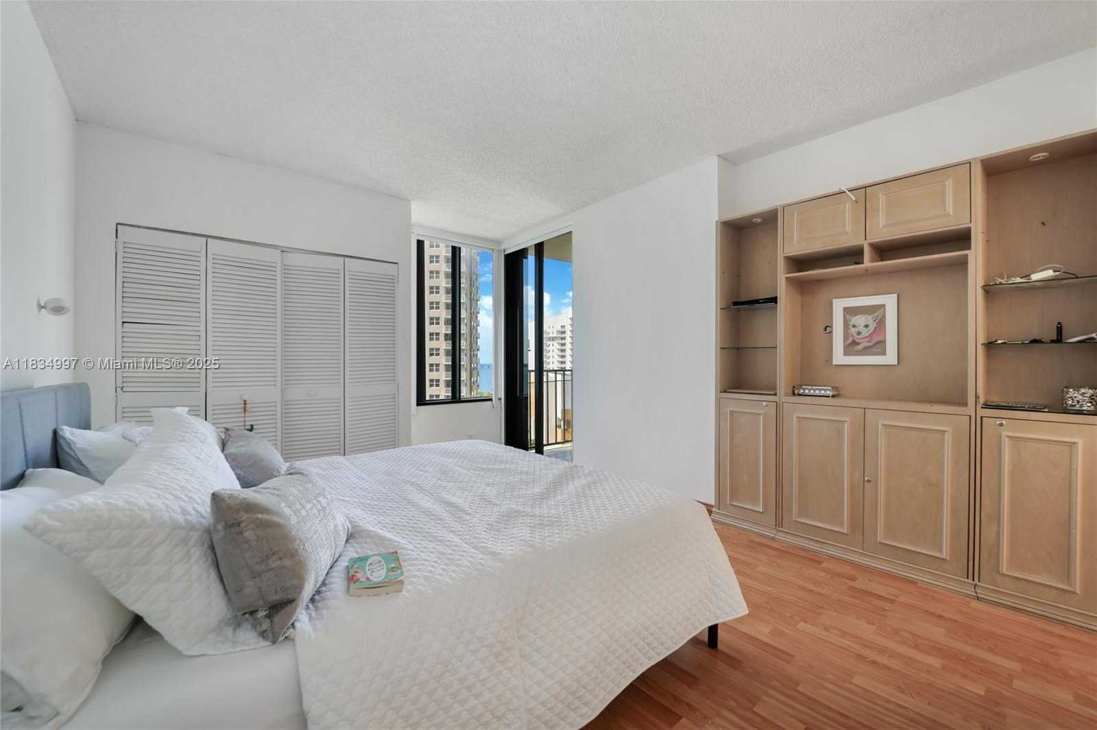 Small Image of 520 BRICKELL KEY DR #A1115, Miami Number 8