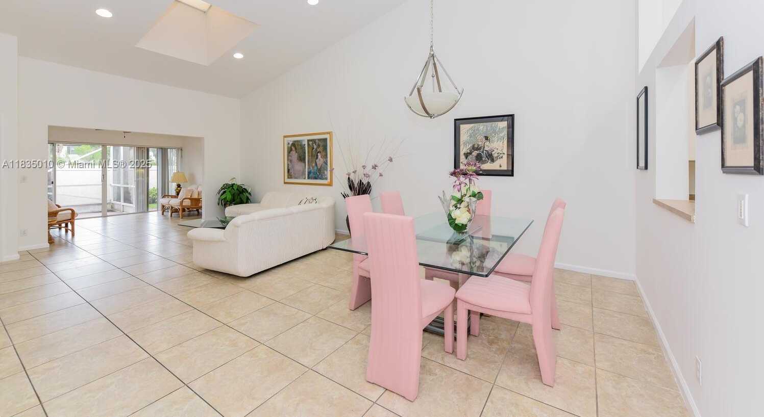 Small Image of 5570 ROYAL LAKE CIR, Boynton Beach Number 10