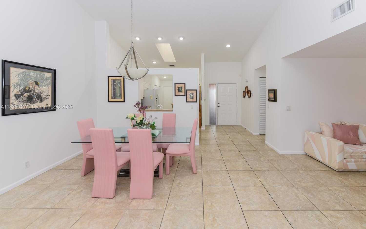Small Image of 5570 ROYAL LAKE CIR, Boynton Beach Number 13