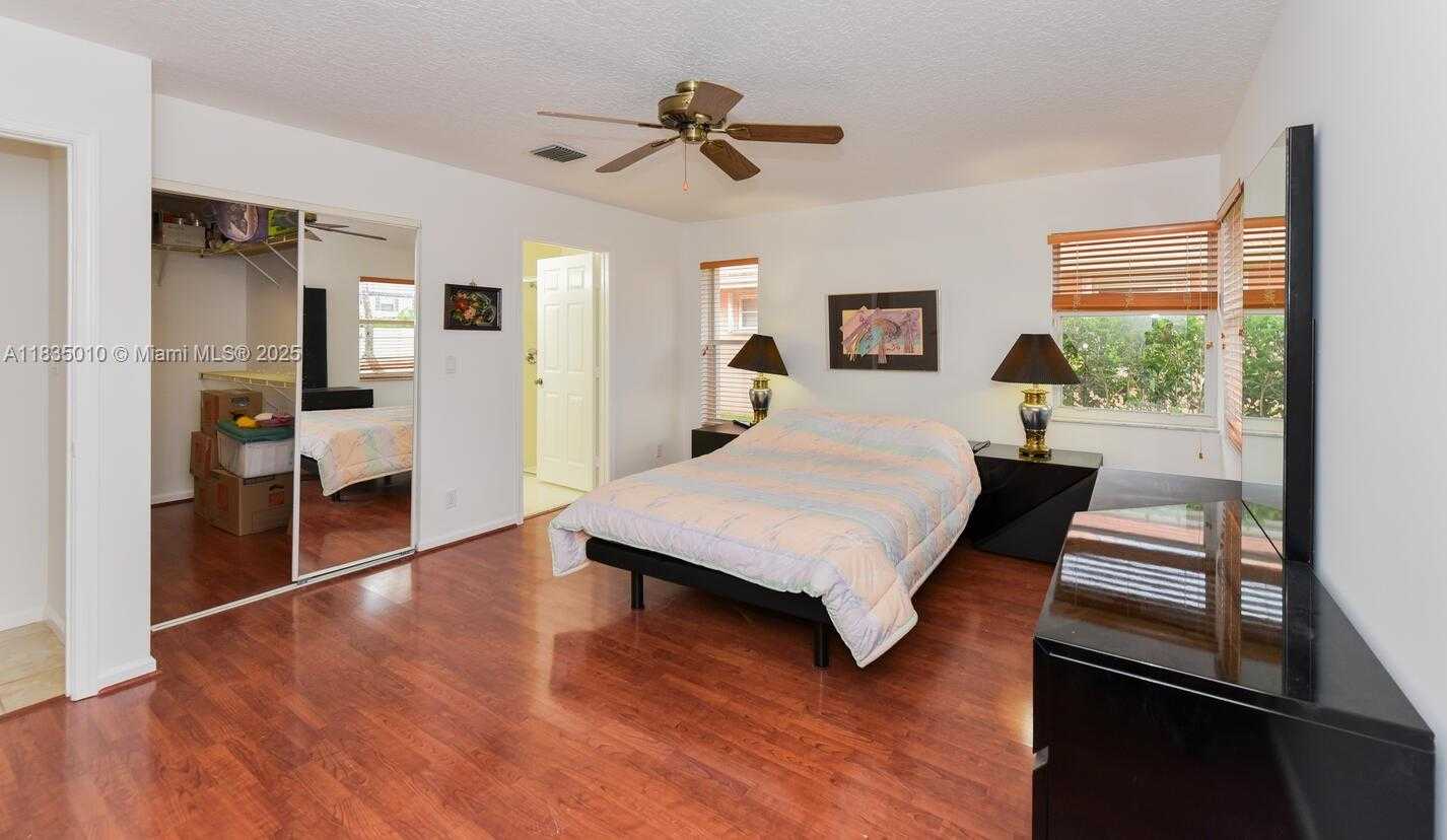 Small Image of 5570 ROYAL LAKE CIR, Boynton Beach Number 19