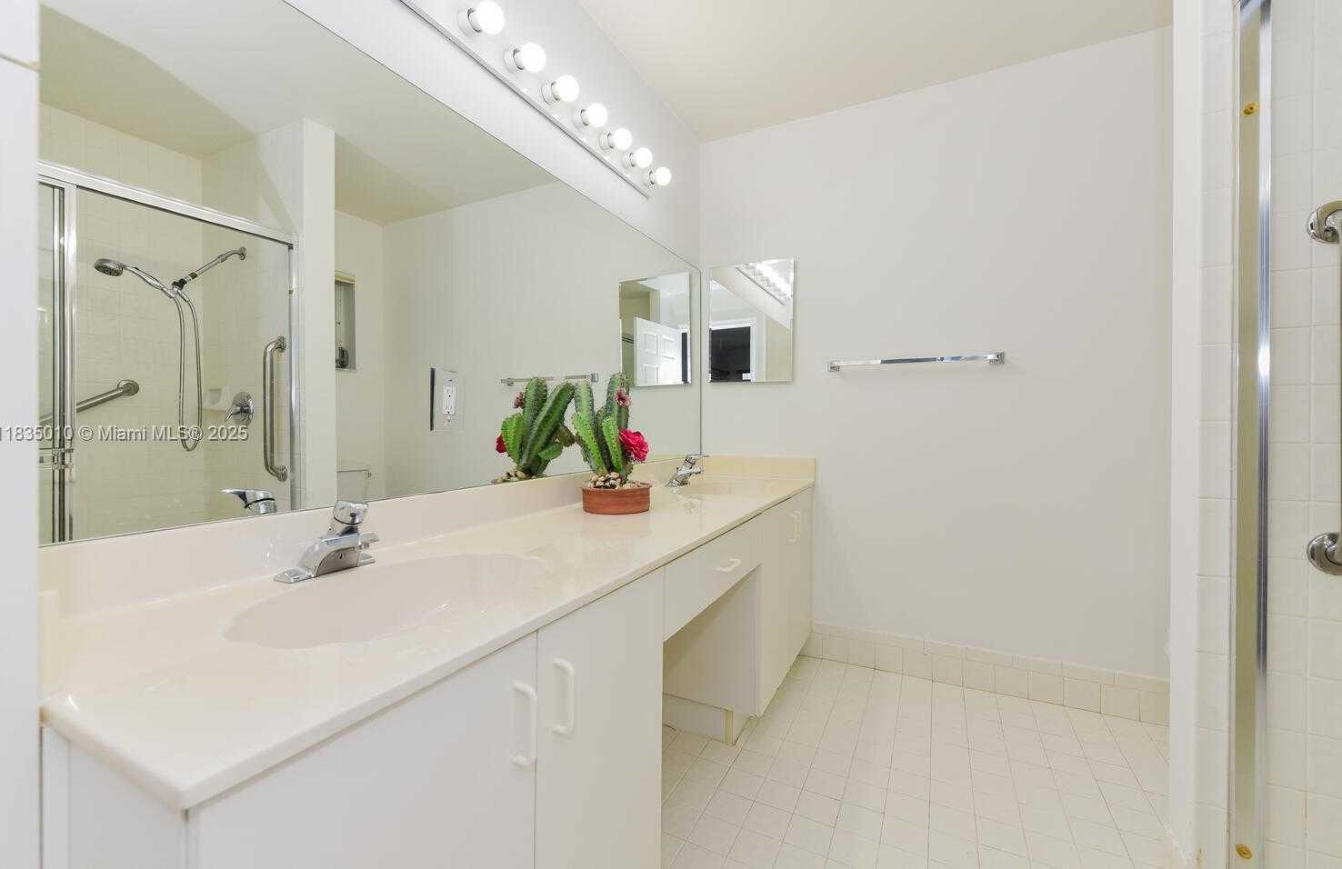 Small Image of 5570 ROYAL LAKE CIR, Boynton Beach Number 21