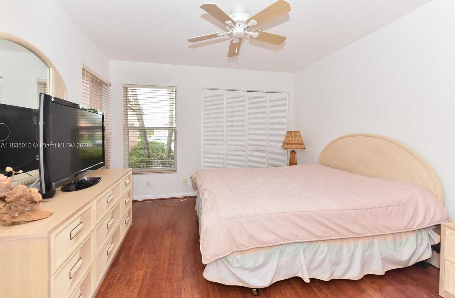Small Image of 5570 ROYAL LAKE CIR, Boynton Beach Number 23