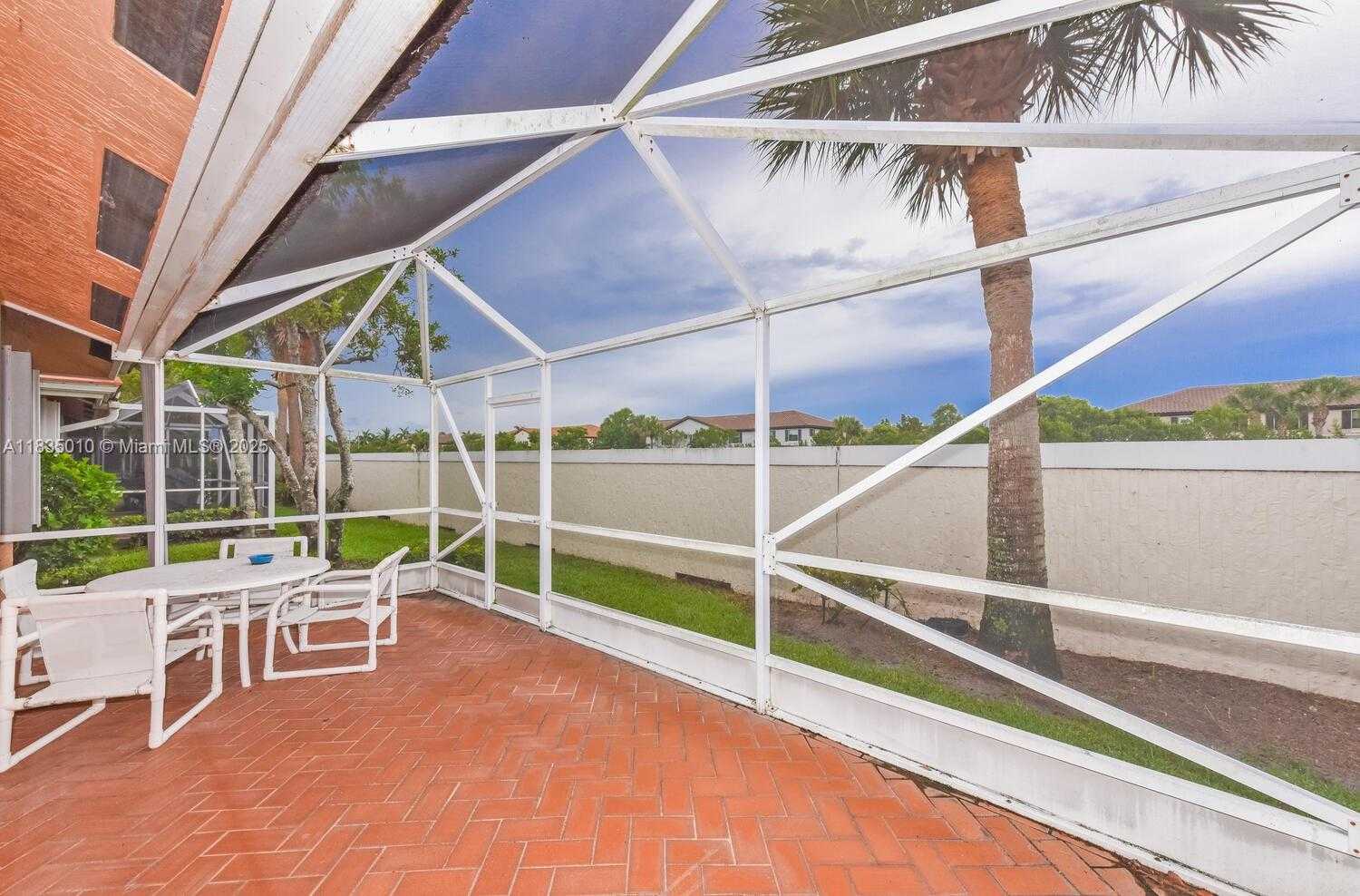 Small Image of 5570 ROYAL LAKE CIR, Boynton Beach Number 27