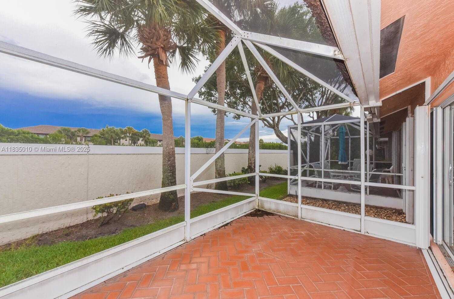 Small Image of 5570 ROYAL LAKE CIR, Boynton Beach Number 28