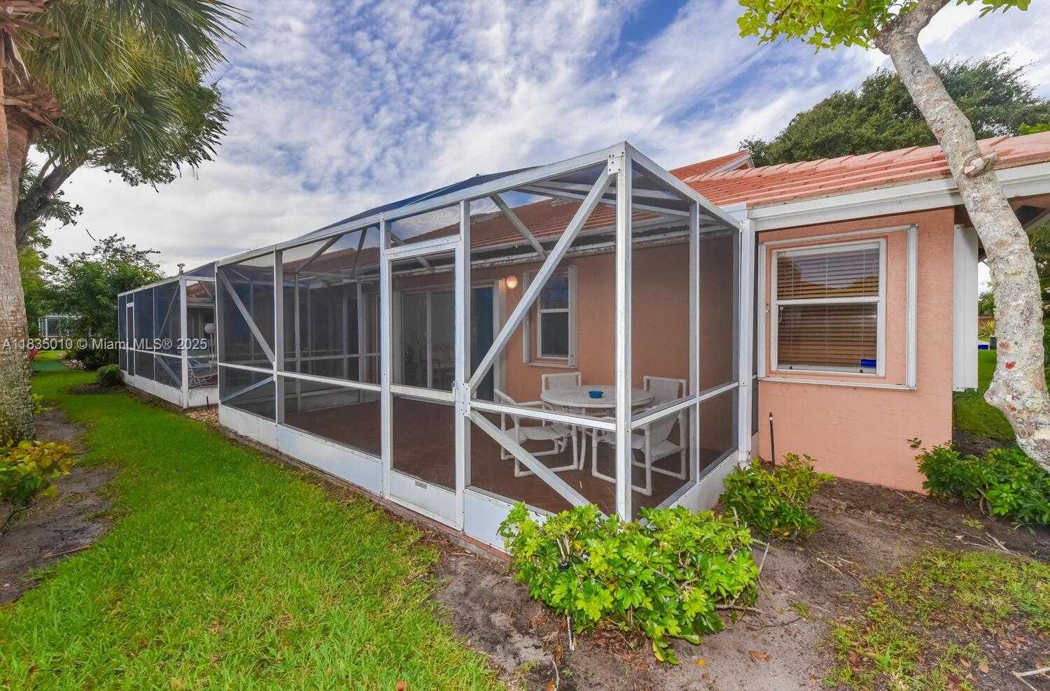 Small Image of 5570 ROYAL LAKE CIR, Boynton Beach Number 29