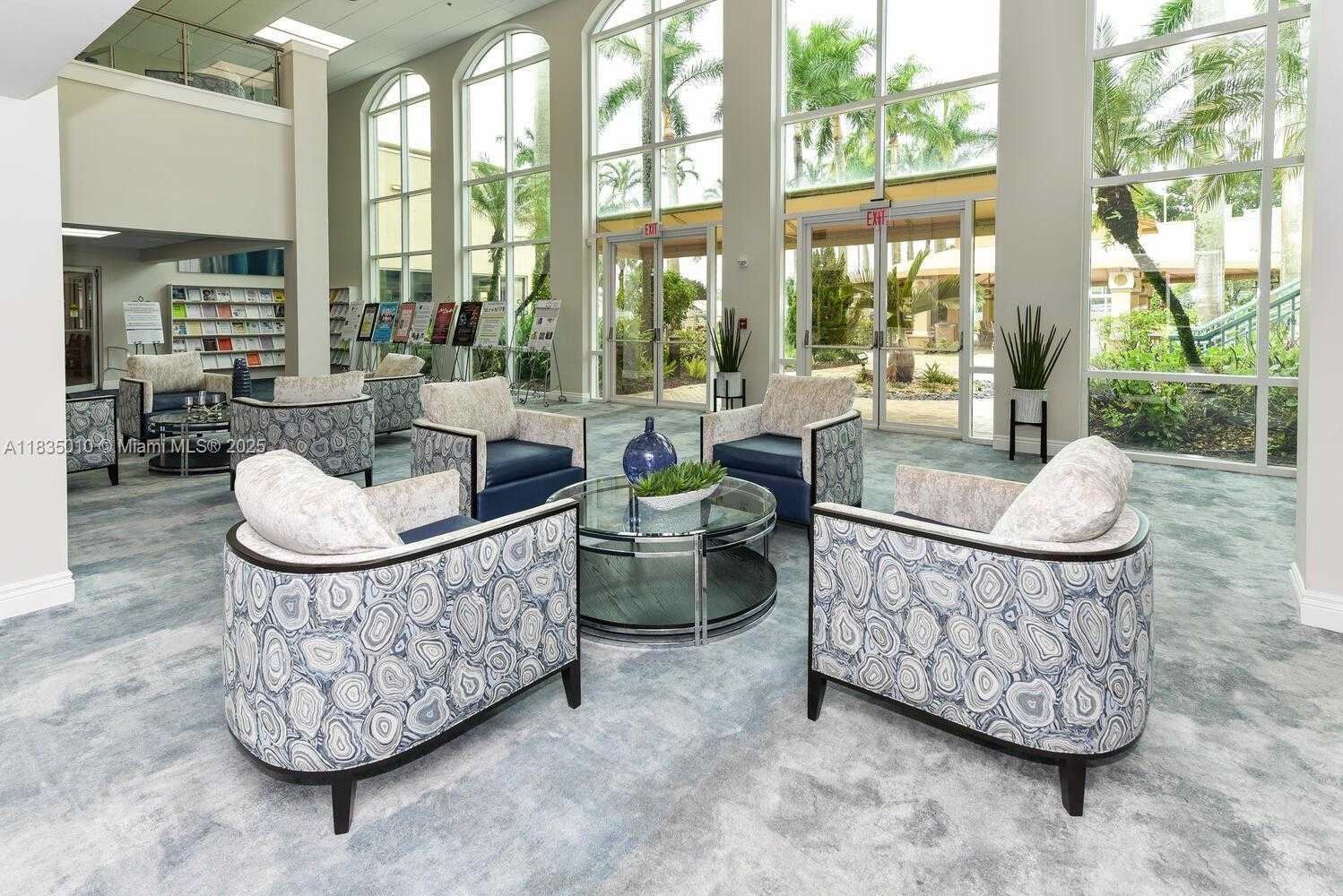 Small Image of 5570 ROYAL LAKE CIR, Boynton Beach Number 37