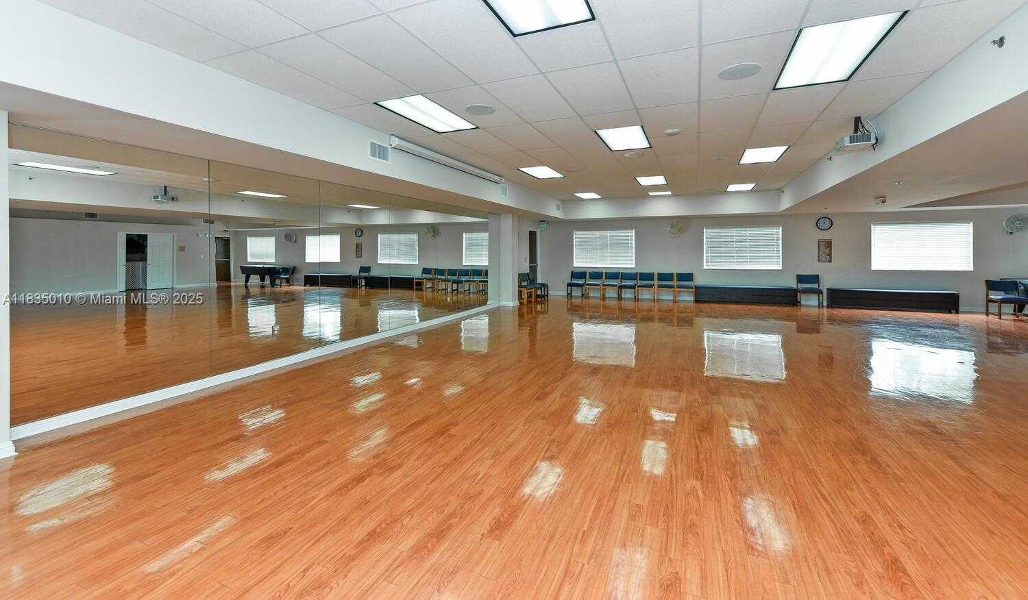 Small Image of 5570 ROYAL LAKE CIR, Boynton Beach Number 41