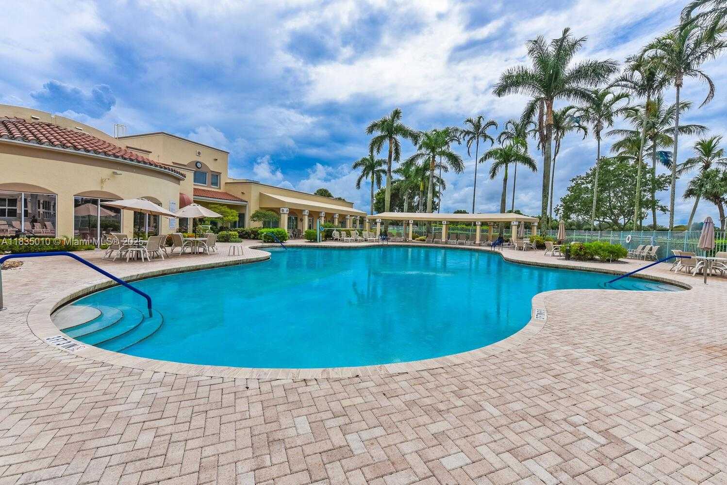 Small Image of 5570 ROYAL LAKE CIR, Boynton Beach Number 52